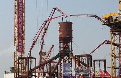 世界最大橋梁基礎(chǔ)--滬通長(zhǎng)江大橋28號(hào)主墩沉井封底